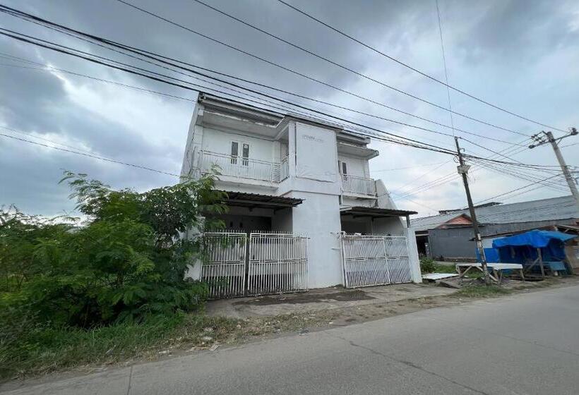 فندق Oyo 94161 Kost Aisyah