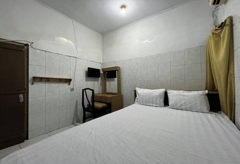 فندق Oyo 94161 Kost Aisyah