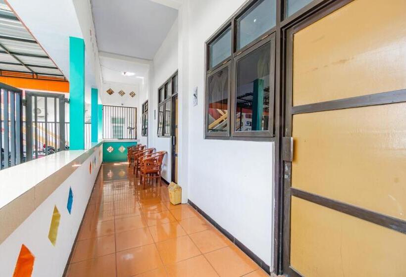 בית מלון כפרי Oyo 94172 Mata Air Guest House Madiun