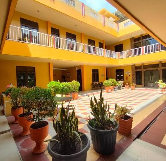 پانسیون Zaya Guest House