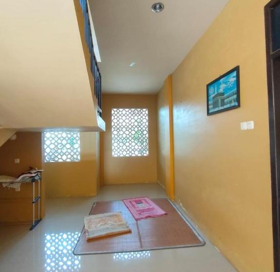 پانسیون Zaya Guest House