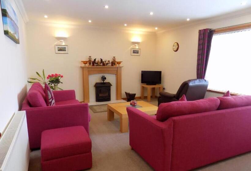 بنسيون 2 Br On Bus Route To Sty Town   No Breakfast   Crockery Cutlery Tidy Up Offered