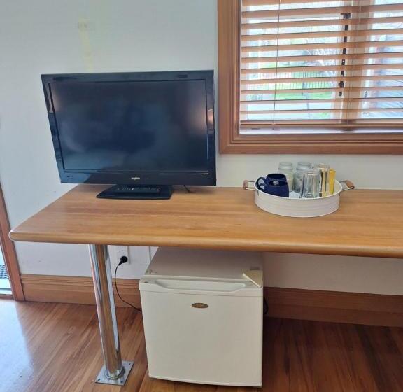 پانسیون Hansen Park Guest Cottage