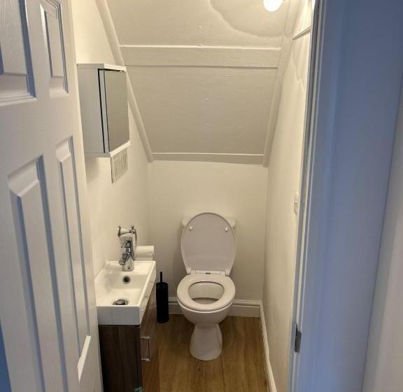 Пансион Rooms In London Next To Tube And Wimbledon
