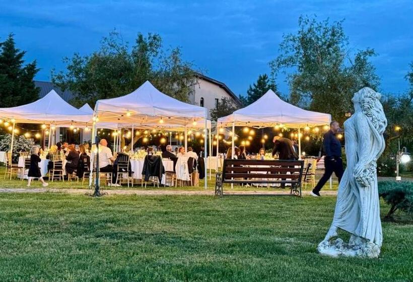 בית מלון כפרי Domeniile Negrea By Insieme Grand Resort