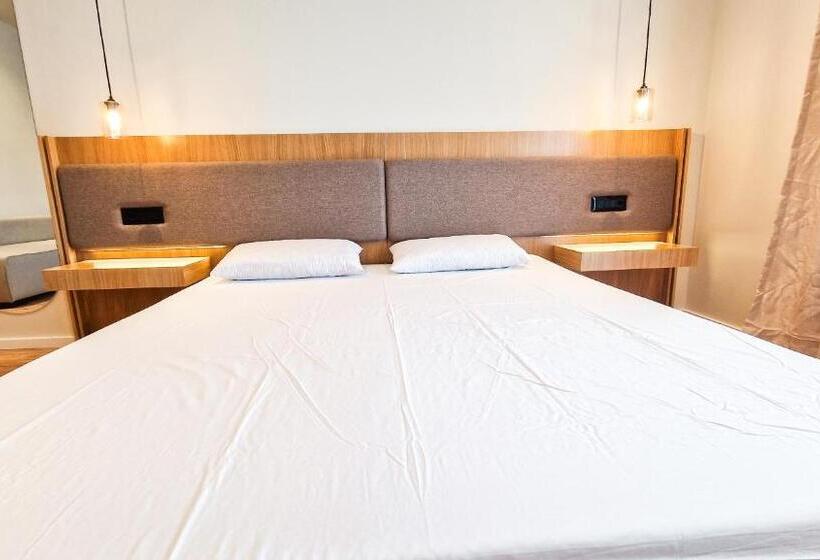 هتل Sunset Shoreline Saranda   Sea View   Free Private Parking   Pool