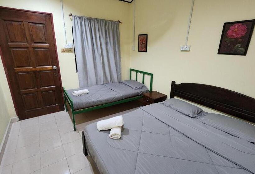 مُتل Lagenda Resthouse Cenang Beach