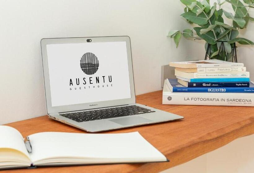 بنسيون Ausèntu Guest House