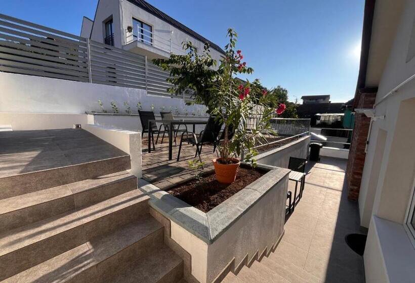 پانسیون Moxa Residence