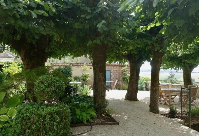 مبيت وإفطار Le Jardin Des Triomphes