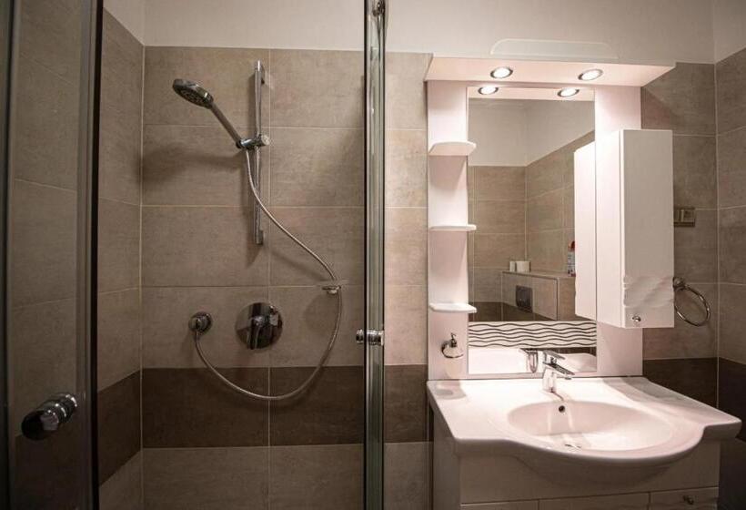 민박 Senyői Vendégház