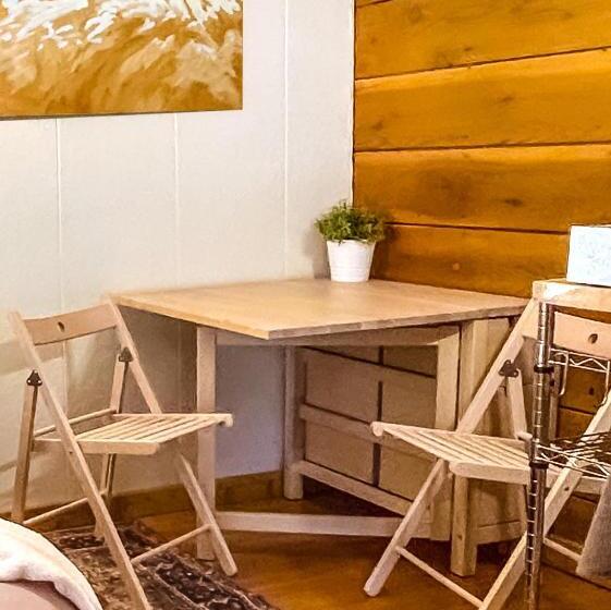 مبيت وإفطار The Cedar Room
