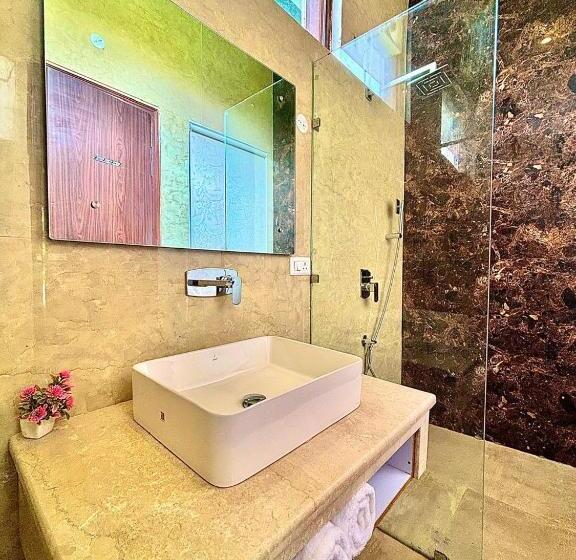 فندق Corbett The Regnum Resort