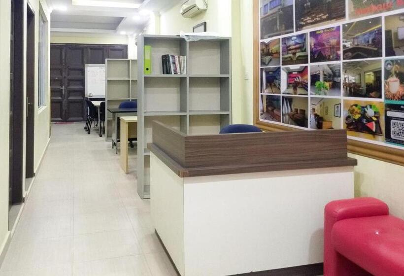 בית מלון כפרי Urbanview Botania Meeting Point Batam By Reddoorz