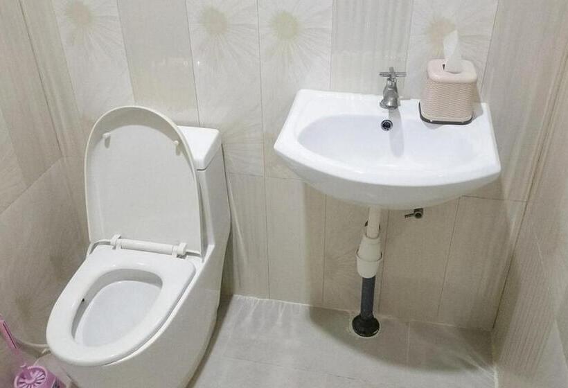 בית מלון כפרי Urbanview Botania Meeting Point Batam By Reddoorz