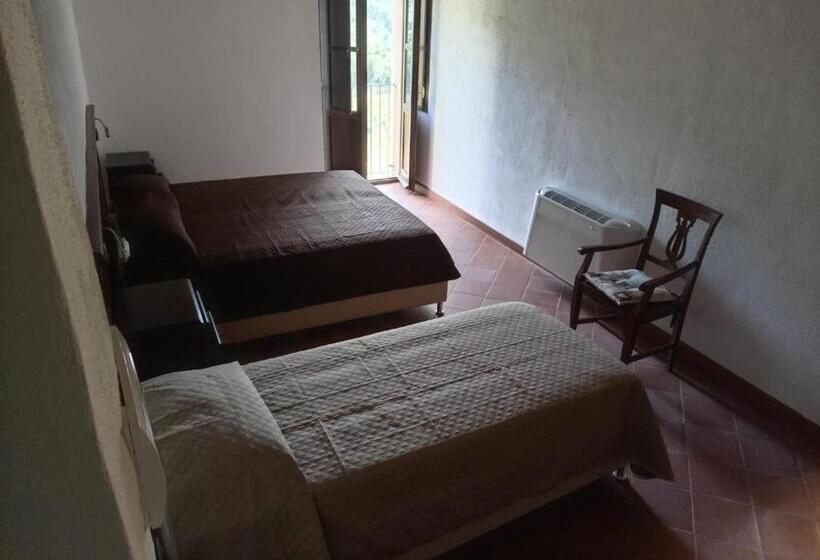 بنسيون Dimora Del Borgo Affittacamere
