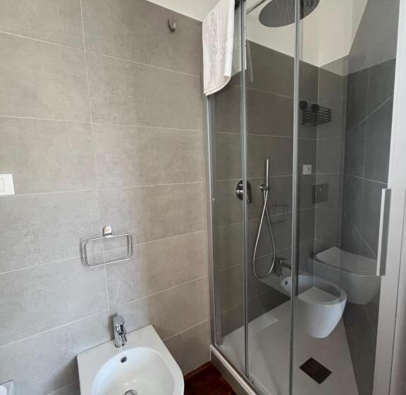 بنسيون Le Finestre Veneris