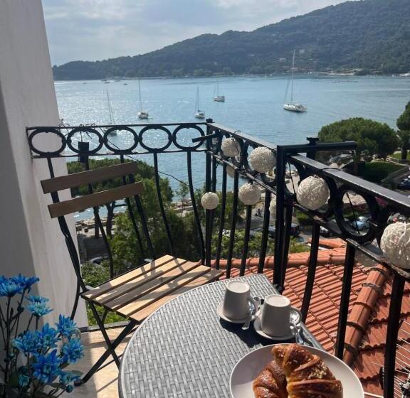 بنسيون Le Finestre Veneris