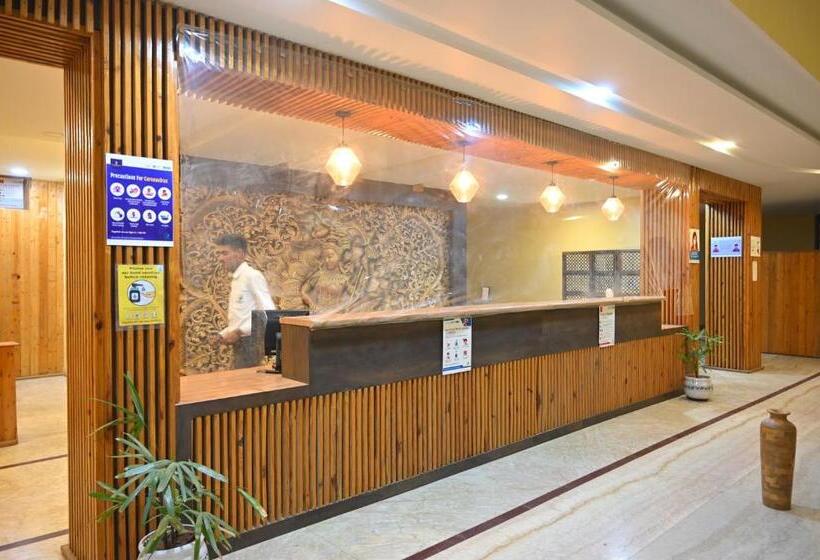 בית מלון כפרי Orchha Club And Resort   Ocr