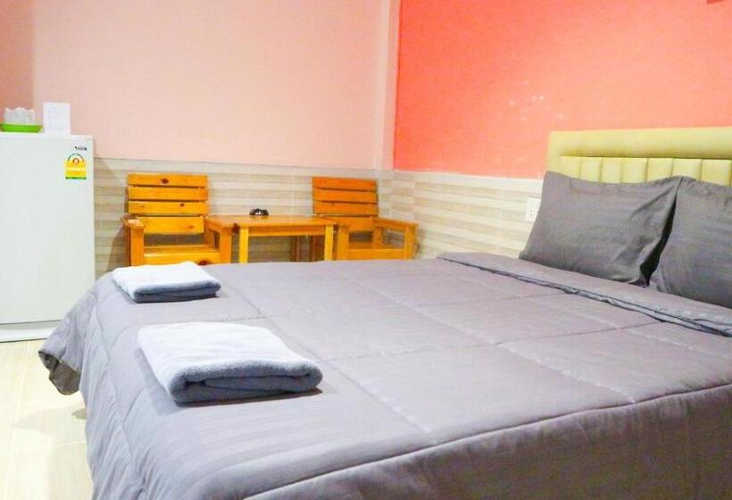 ホテル The Moon Resort Phetchaburi