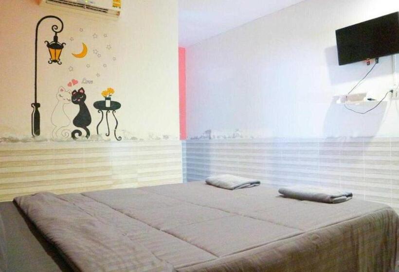 ホテル The Moon Resort Phetchaburi