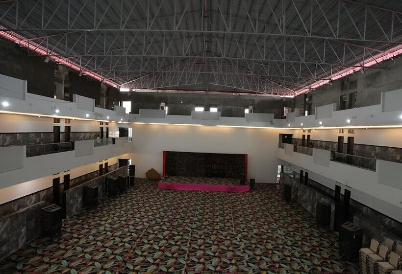 Navkar Palace Hotel & Resort, Sanawad