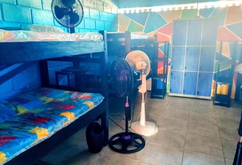 پانسیون Casa Isayoba