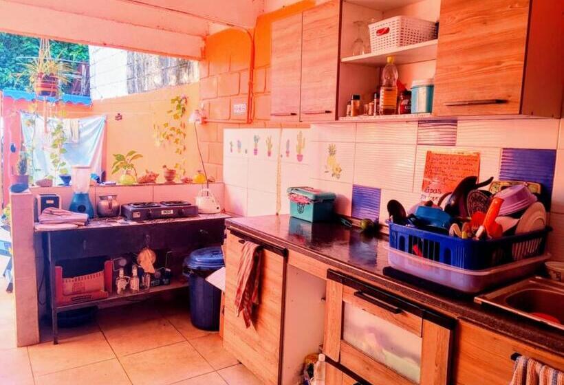 پانسیون Casa Isayoba