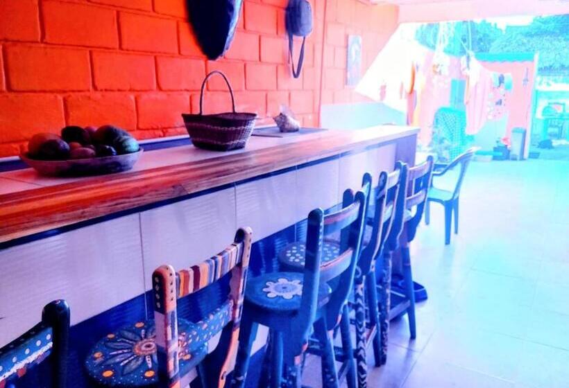 پانسیون Casa Isayoba