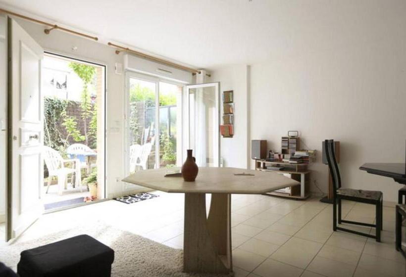پانسیون Private Room With Terrace In Shared House