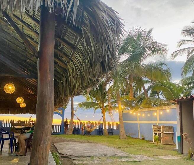 پانسیون Room In Cabin   Cabana With Breakfast And Pool On The Beach