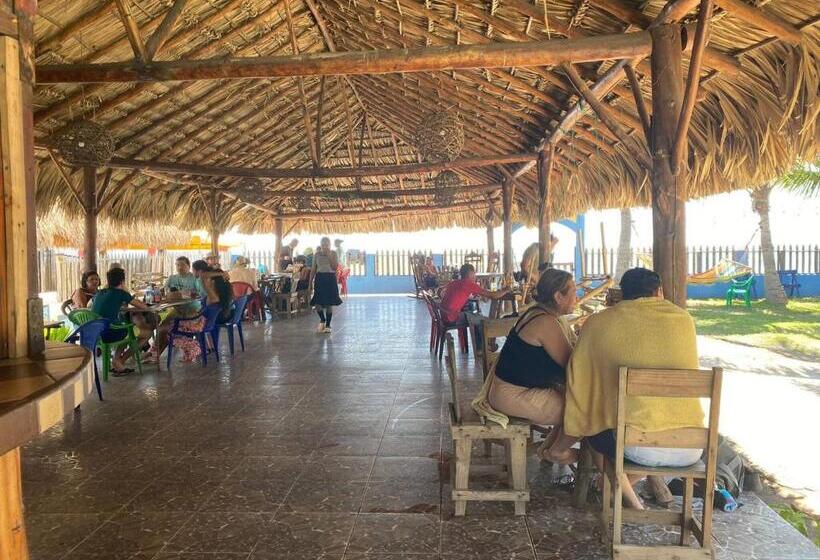 پانسیون Room In Cabin   Cabana With Breakfast And Pool On The Beach