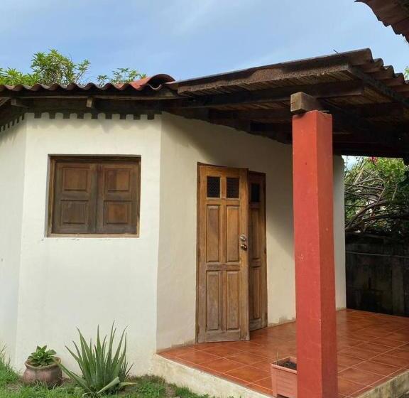 پانسیون Room In Cabin   Cabana With Breakfast And Pool On The Beach