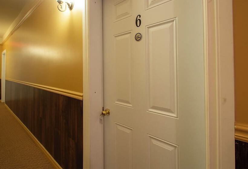 پانسیون Room In Studio   Varenne Hotel Private Double Room 2   A14