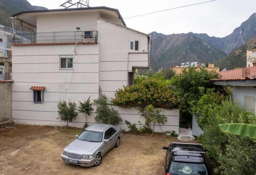 پانسیون Zana Guesthouse