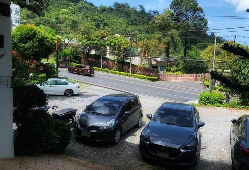 אתר נופש Patong Beautiful Pool Villa