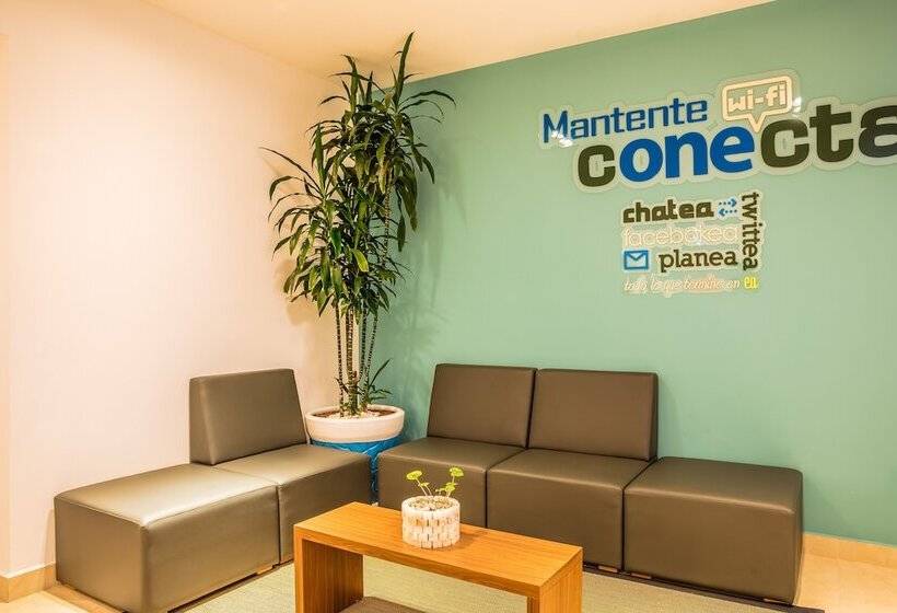 ホテル One Puebla Serdan