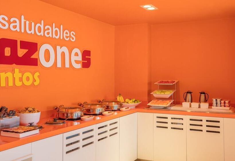 ホテル One Puebla Serdan