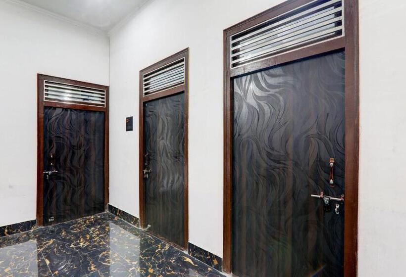 فندق Oyo Moon Sez