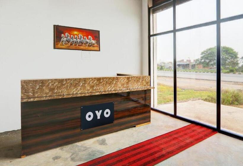 فندق Oyo Moon Sez