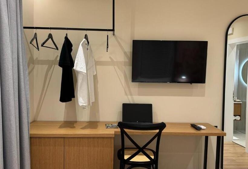 فندق Serenity Rooms