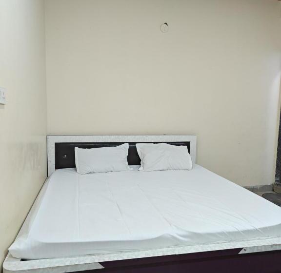 فندق Shyam Sarover And Restaurant