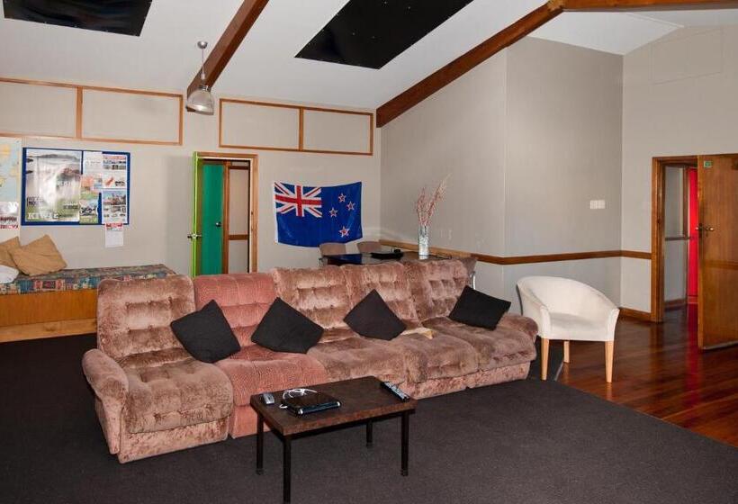 هاستل 85 On Bealey