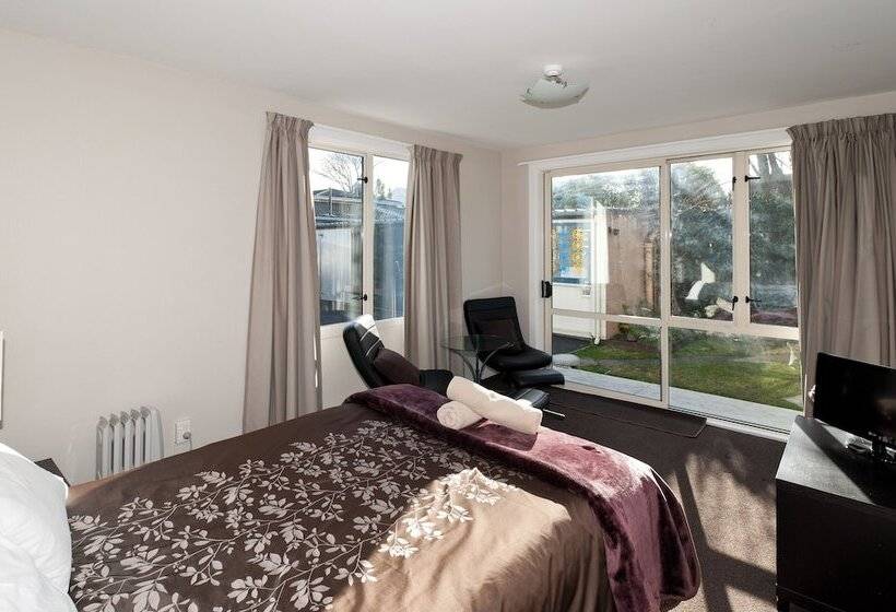 هاستل 85 On Bealey