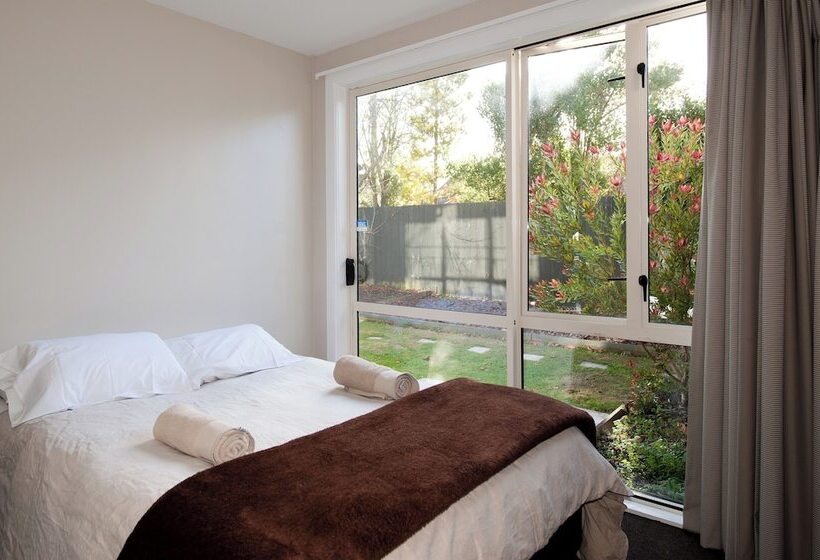 هاستل 85 On Bealey