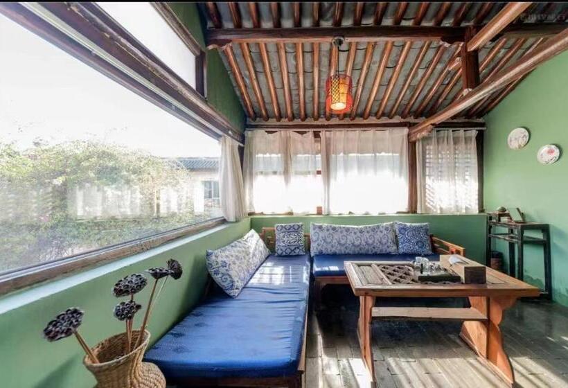 Bed and Breakfast 大理一念悦栖民宿