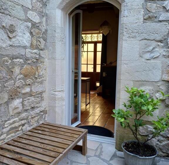 مبيت وإفطار Chambre D Hôtes Aramon