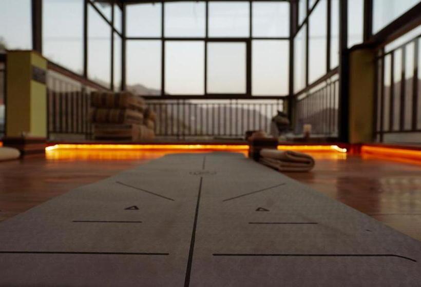 בית מלון כפרי Aavya Wellness Retreat Center