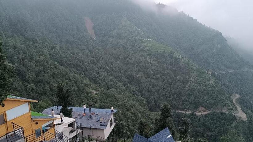 فندق Dhanolti The Grand Resort