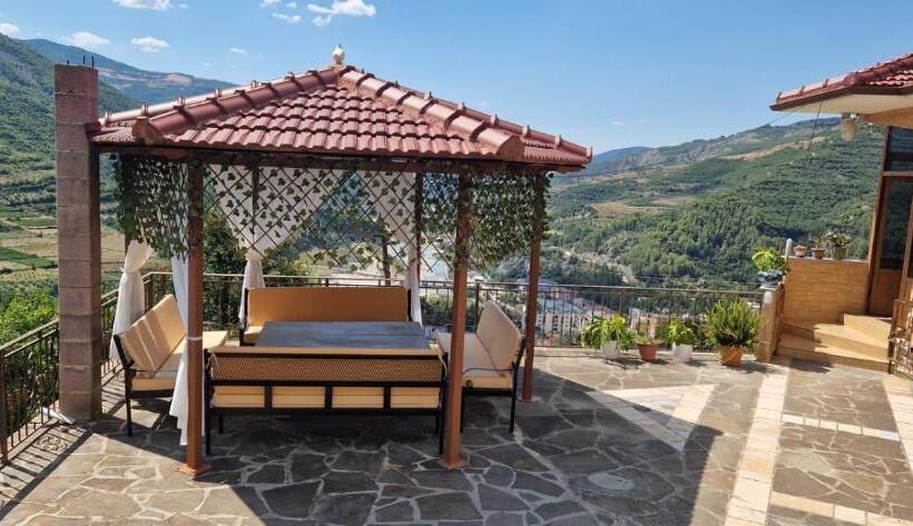 펜션 Private Room Featuring Panoramic Views From Terrace And Balcony